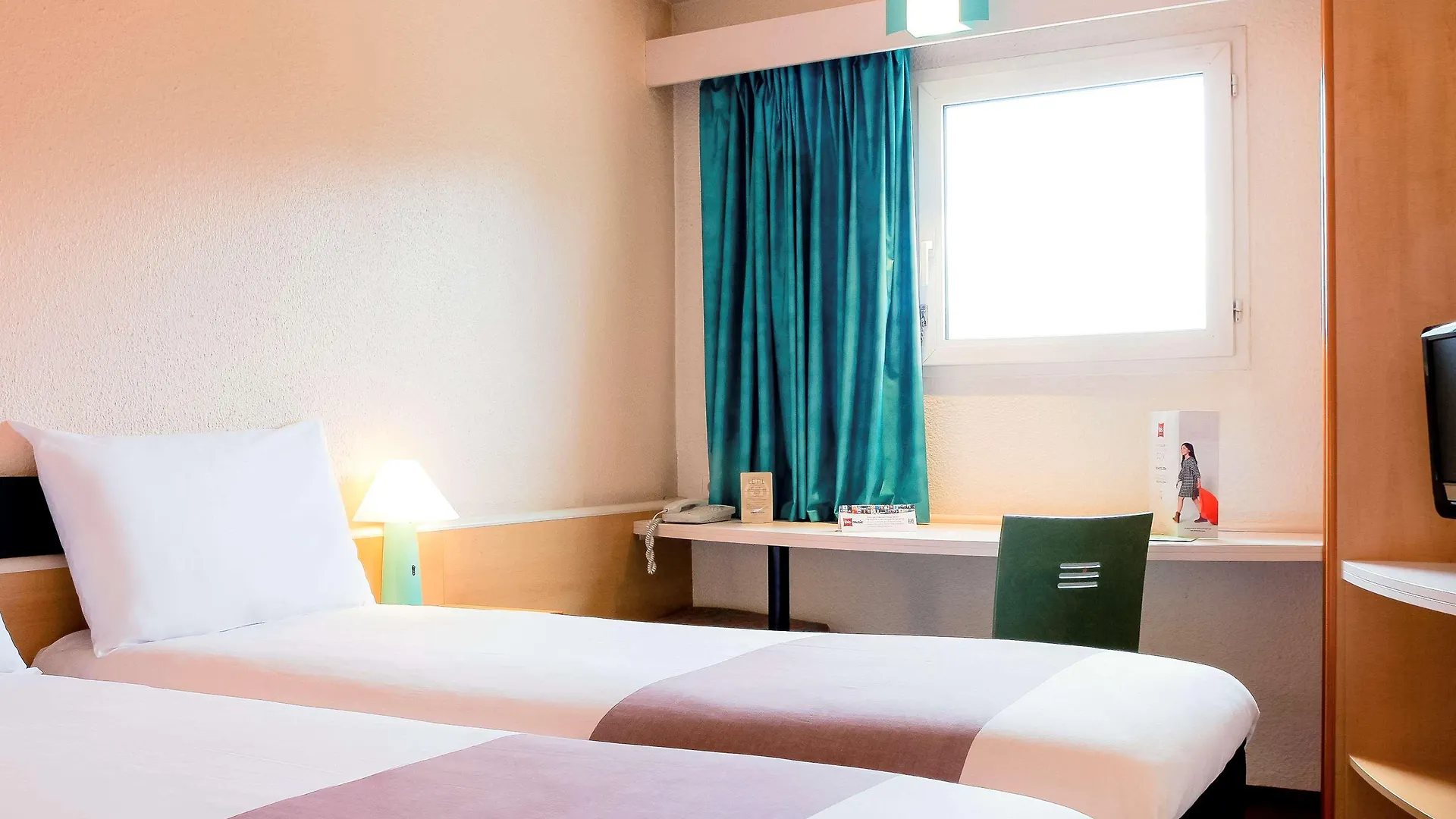 Hotel ibis Grenoble Université Gières